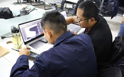 安裝調(diào)試同步進行，是快速推進項目工期的有效措施